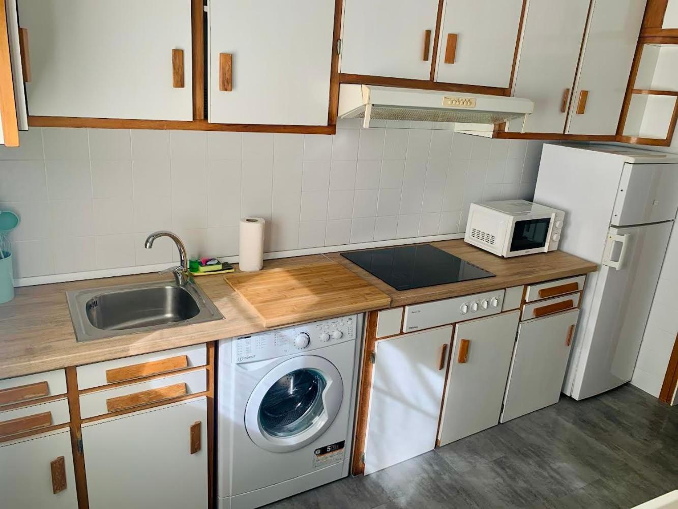 Amplio Apart 3 Dormitorios Cerca De La Playa Con Garaje Gijón Exterior foto